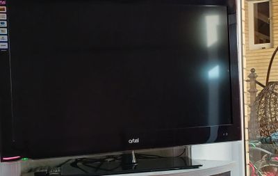 Artel 42 dyuymli televizor sotiladi. Juda yaxshi holatda.