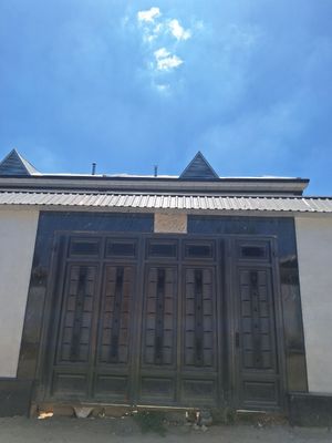 Srochna 3 sotuk 2 etaj 93.000 y.e Uchqaxramon Parvoz