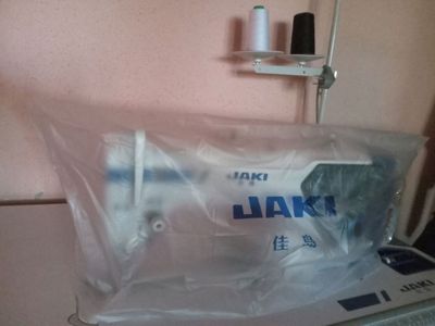 JAKI tikuv moshinasi