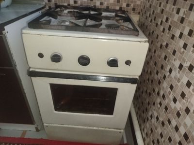 Gaz plitasi sotiladi