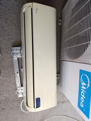 Продам Кондиционер MIDEA в очень хорошем состоянии