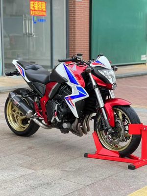 Honda CB1000R strit