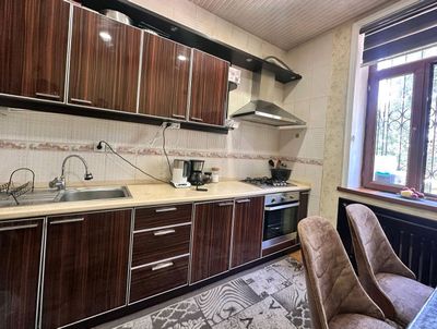 Ракат 3х комнатная в высоко потолочном доме