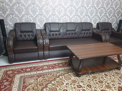 Divan kreslo+ jurnalniy stol yangi ishlatilmagan