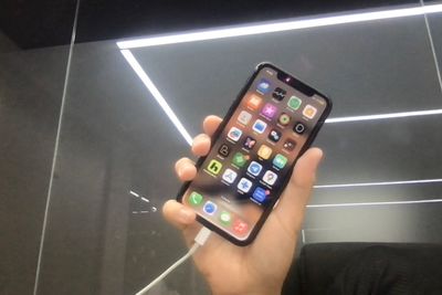 iPhone XR, 75%