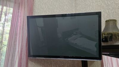 Продам плазменный телевизор Panasonic TX-PR42XT50 42" в отл. состоянии