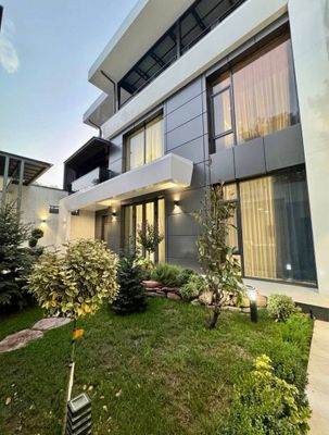 Амир Темур махалля евро дом 3соток 400кв.м 3уровней 6комнат с мебелью