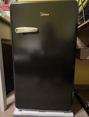 Мини холодильник Midea 90л
