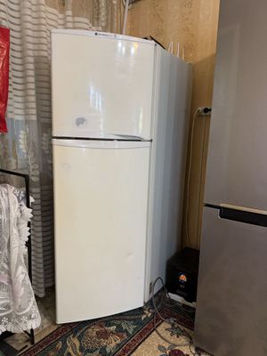 Холодильник LG GR-292 SQ в хорошем состоянии