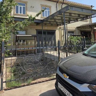2 Qavatli hovli joy sotiladi Urganch shahar. Vodnik benzin ko'cha