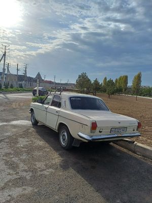 Volga 2410 yili 87 gaz bor