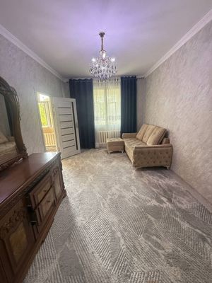 Чилонзор 16 кв Метро 2³/4/4 400$ 2.3/4/4 Кадсанер куйиб берилади Хонал