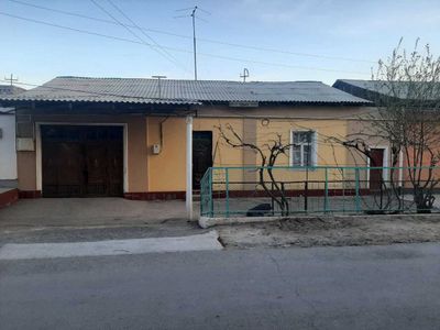 Уй сатылады! 6 соток, 5 комната магазини бар. Адресс Гоне кала