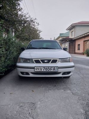 Продам машину нексию