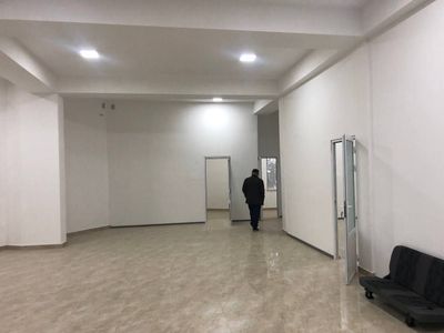 Магазин 220 квадрат сотилади, Жизах шахар Вогзал куча