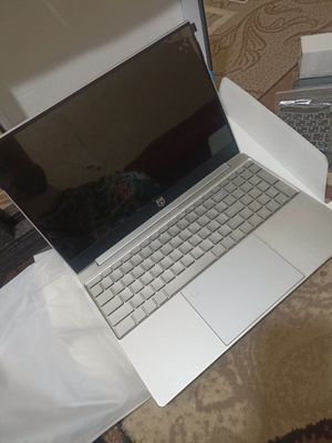 Noutbuk LNS sotiladi yangi karobka hali daji yoqilmagan