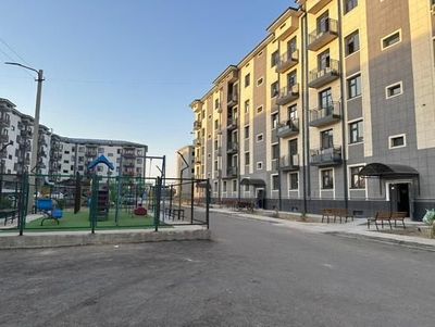 Masjid oldidagi yangi domdan 2 xonalik kvartira sotiladi