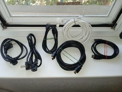 Kompyuter Pitaniya, HDMI va LAN kabellar sotiladi