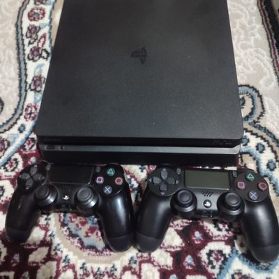Playstation 4 slim