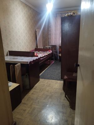 продам чиланзар 18.  двух комнатная. балкон 1,5*3.