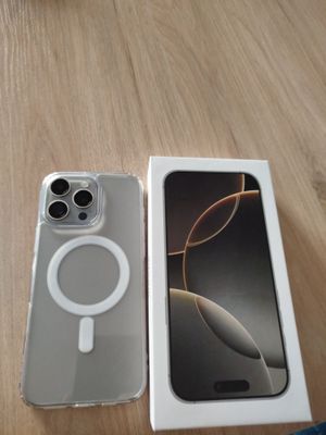 Iphon 16 pro max sotiladi birga bir ko'piyasi