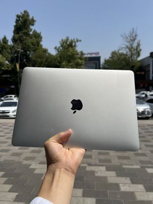 Macbook air m1 8/256