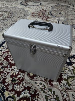 Продается кейс для виниловых пластинок