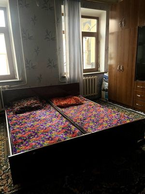Диван или прихошка