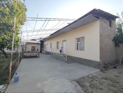 уй Янгийул Арча куча якинида, 11 сотих 4 хона, зор локацияда