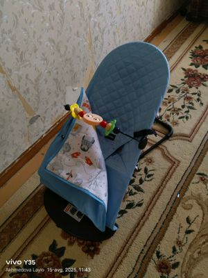 Shezlong va kovrik muzikalniy