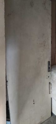 Продается дверь входная советская
