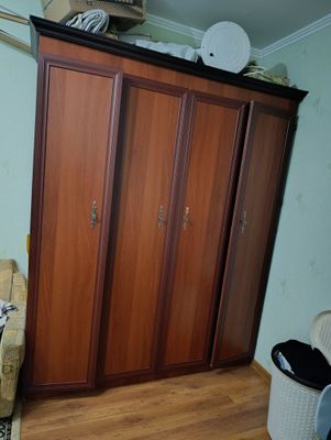 Продам шкаф, диванный уголок бесплатно