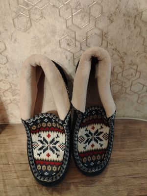Продаю женские тапочки в отличном состоянии