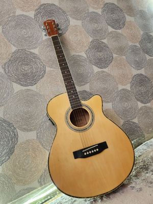 Gitara 2023 olingan koʻp ishlatilmagan