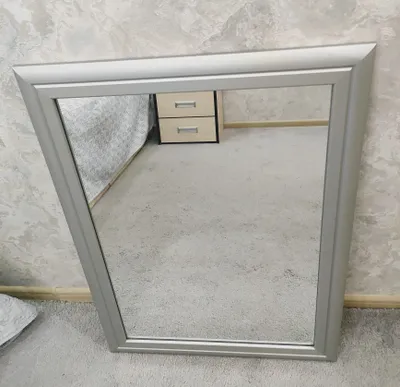 Продаётся зеркало в красивой серой рамке. Смотрится стильно.р 60*80.