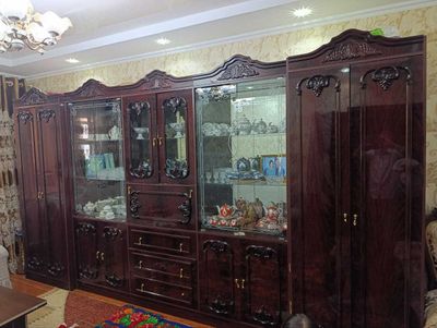 Стенка для гостинной в отличном состояние