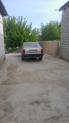 Opel amega a 1986