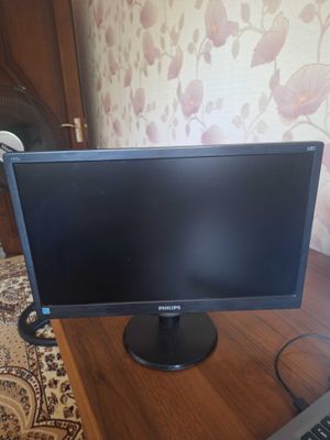 Продам монитор для ПК, Philips 19 лед, в отличном состоянии