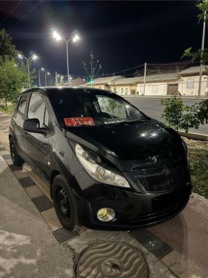 Spark 2014 yil Avtomat Karobka Gaz 4 pok