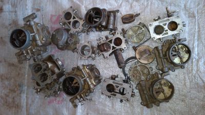 Карбюраторы газ 24 Волга на запчасти.