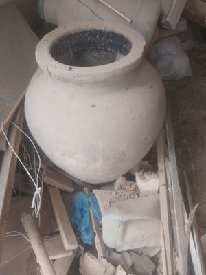 Katta XUM. Qadimiy kamida 150 yildan oshgan.