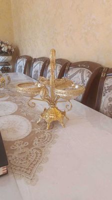 Meva soladigan Idish sotiladi