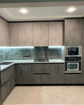 Кухонная встроенная мебель любой сложности