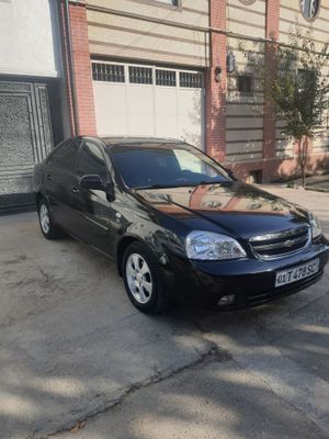 Lacetti sotiladi