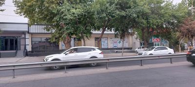Нотурар жой ижарага берилади,йулни юзида 120 кв.м