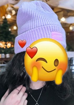 Продаётся теплая шапка!