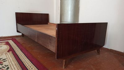 Продам 2 кравати в хор состоянии. Цена за оба