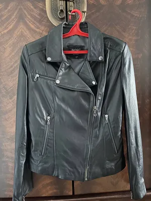 Все вещи новые , кроме одной кожаного пиджака