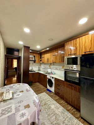 продаётся трёхкомнатная квартира в центре городе