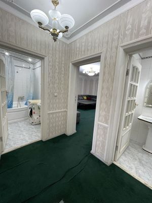 Аренда квартиры в центре города возле Метро Космонавтов. 3/5/9